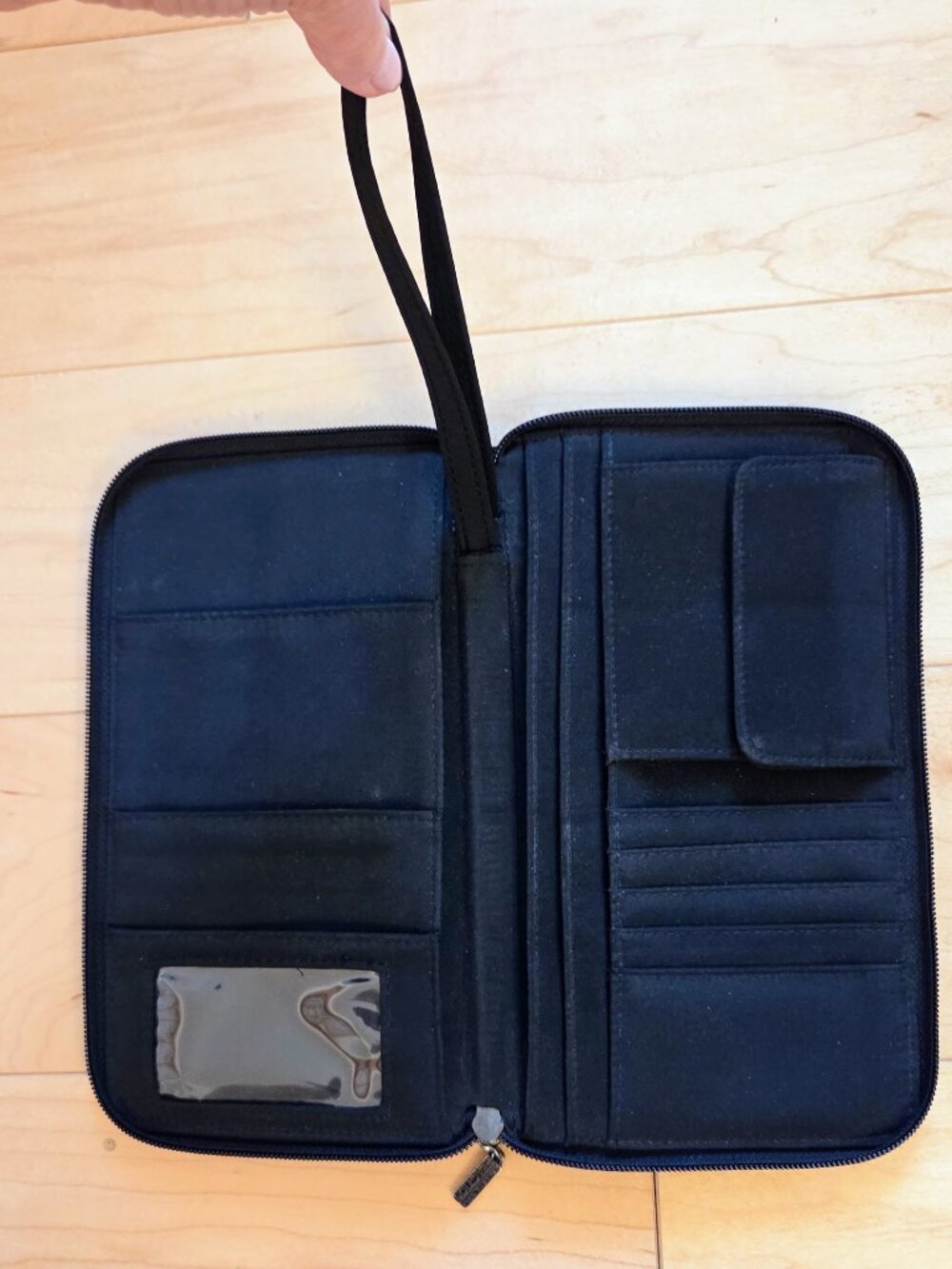 Reaction Kenneth Cole Travel Wallet Black Nylon Zip In Good pre-loved condition